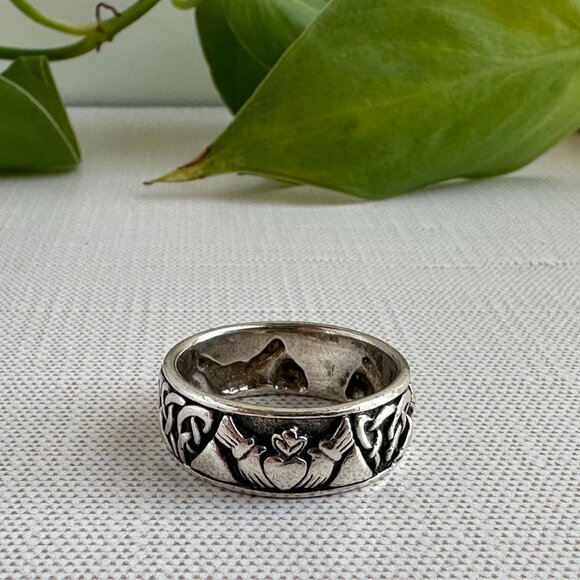Sterling Silver Claddagh Ring Size 8.5 Irish Jewelry - Picture 4 of 7